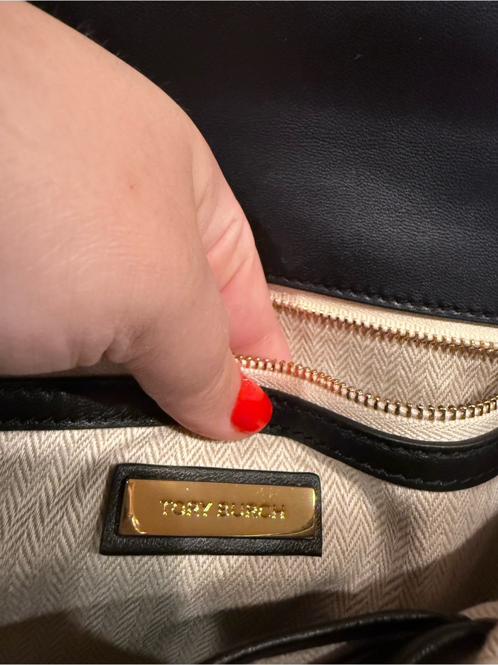 Tory Burch Kira Clutch Black - Picture 13 of 14